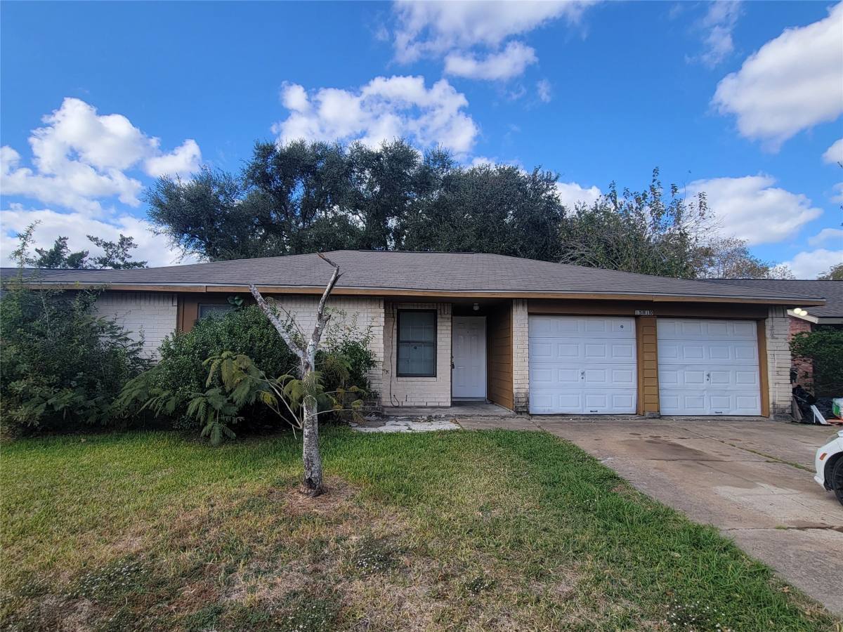 Apartment for rent at 15810 Boonridge Rd, Houston, TX 77053