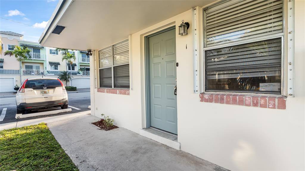 Apartment for rent at 709 SE 15th St #709-1, Fort Lauderdale, FL 33316