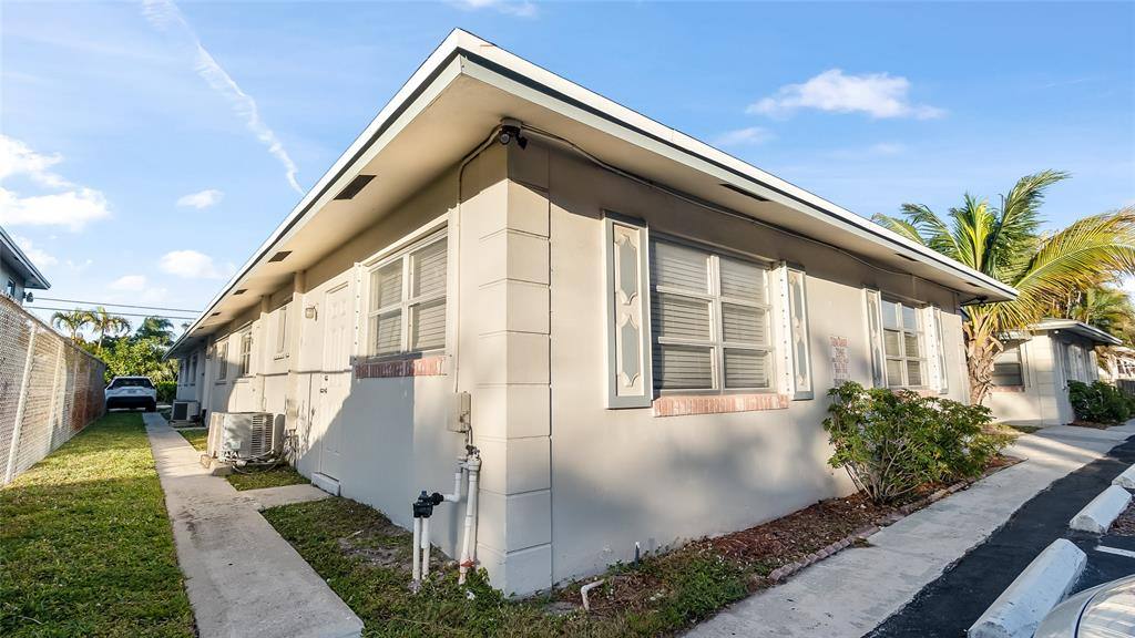 Apartment for rent at 709 SE 15th St #709-1, Fort Lauderdale, FL 33316