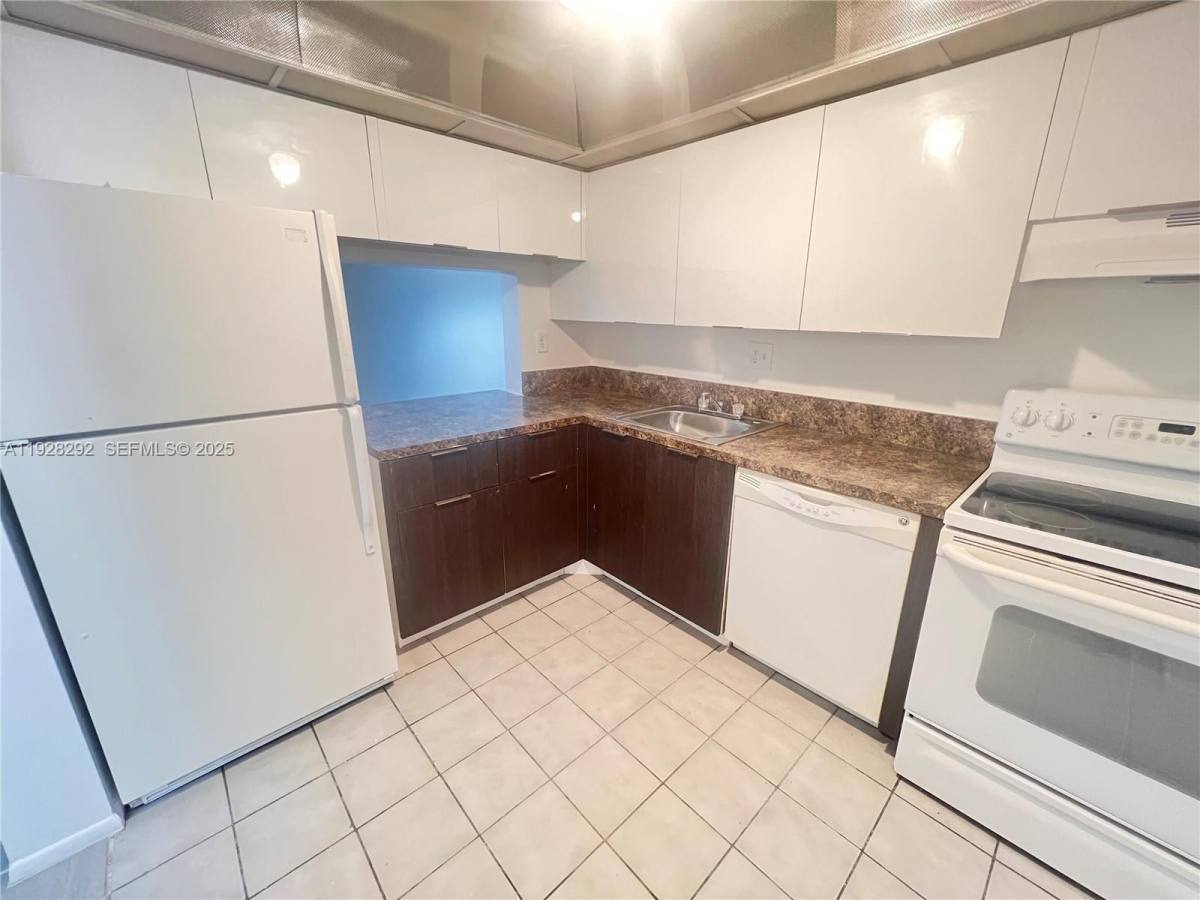 Condo for rent at 7820 S Colony Circle #301, Fort Lauderdale, FL 33321