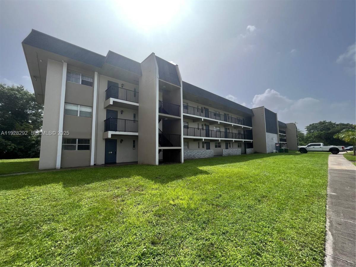 Condo for rent at 7820 S Colony Circle #301, Fort Lauderdale, FL 33321