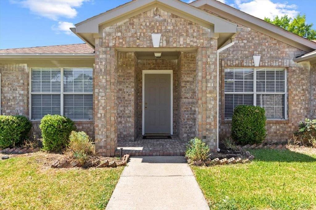 Apartment for rent at 7617 Dockside Dr, Rowlett, TX 75088