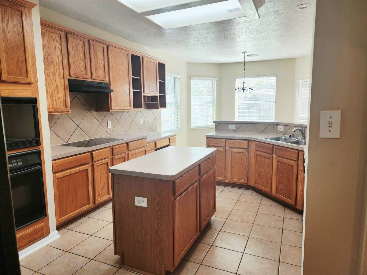 Apartment for rent at 11306 Palm Bay St, Pearland, TX 77584