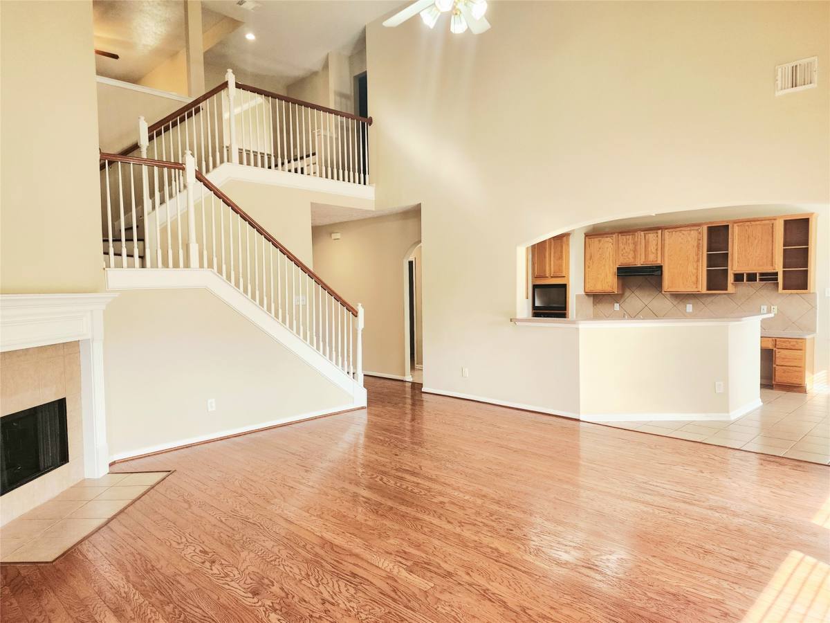 Apartment for rent at 11306 Palm Bay St, Pearland, TX 77584