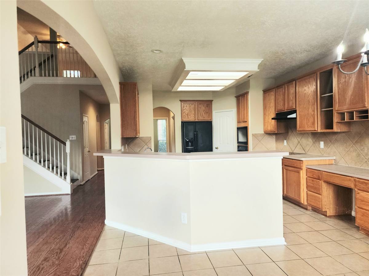 Apartment for rent at 11306 Palm Bay St, Pearland, TX 77584