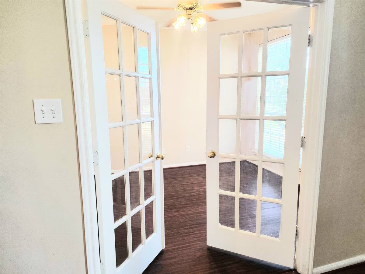 Apartment for rent at 11306 Palm Bay St, Pearland, TX 77584