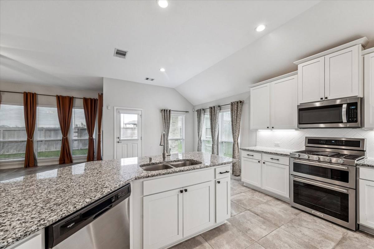 Apartment for rent at 142 Dina Lane #142, Montgomery, TX 77356