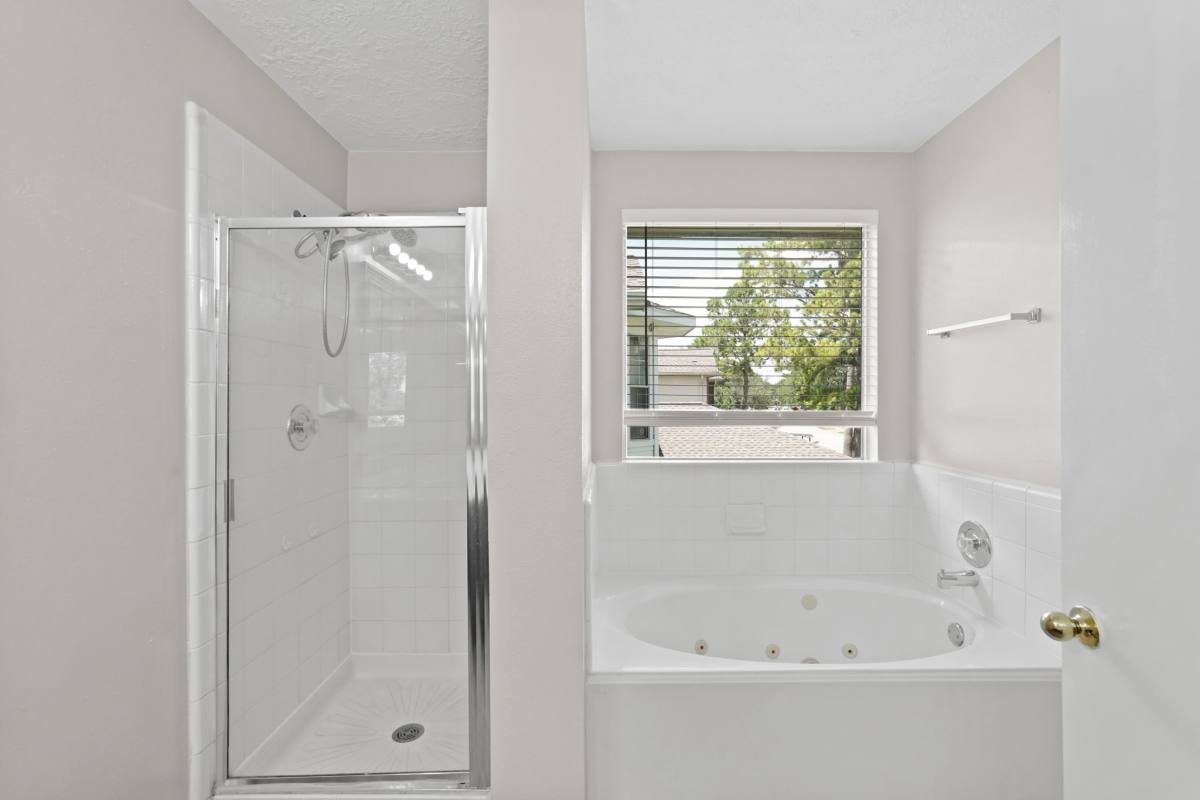 Apartment for rent at 2922 Glencullen Lane, Pearland, TX 77584