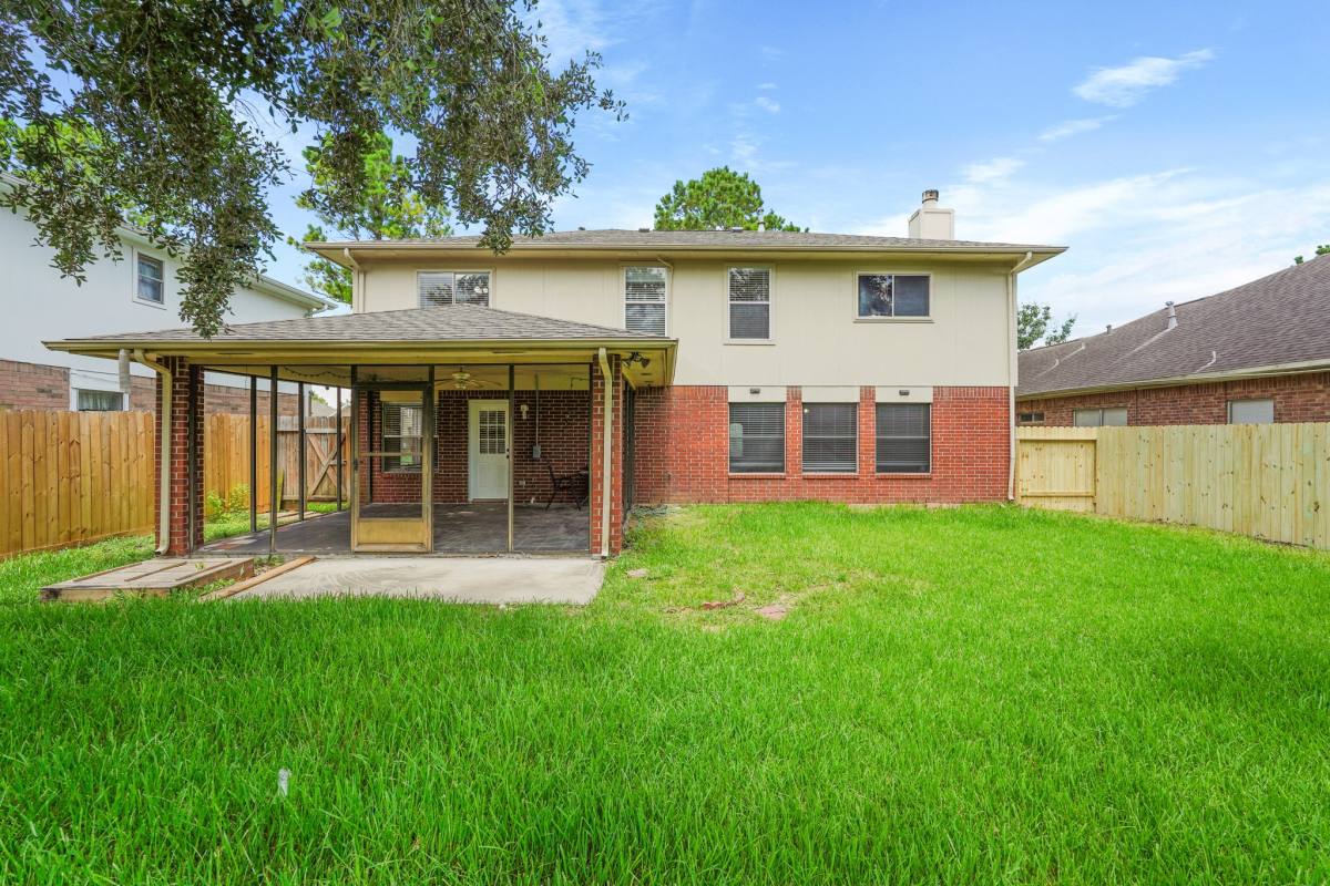 Apartment for rent at 2922 Glencullen Lane, Pearland, TX 77584