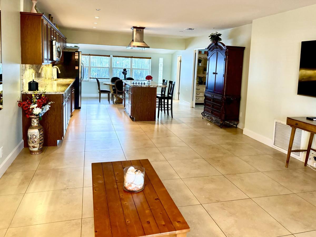 Apartment for rent at 5041 NE 15th Ave, Fort Lauderdale, FL 33334