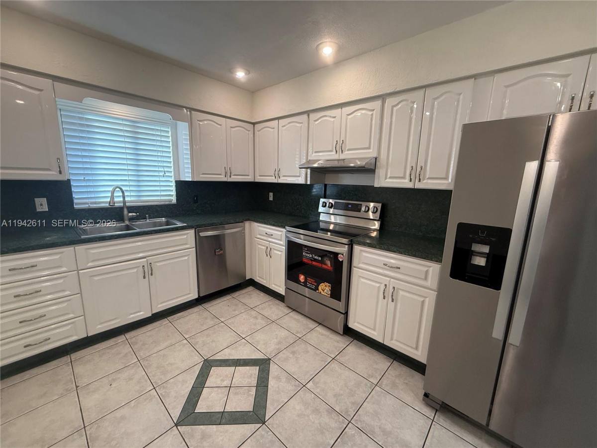 Apartment for rent at 1721 NE 48th Court, Fort Lauderdale, FL 33334