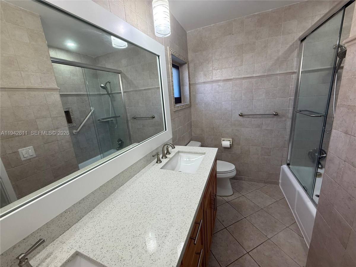 Apartment for rent at 1721 NE 48th Court, Fort Lauderdale, FL 33334