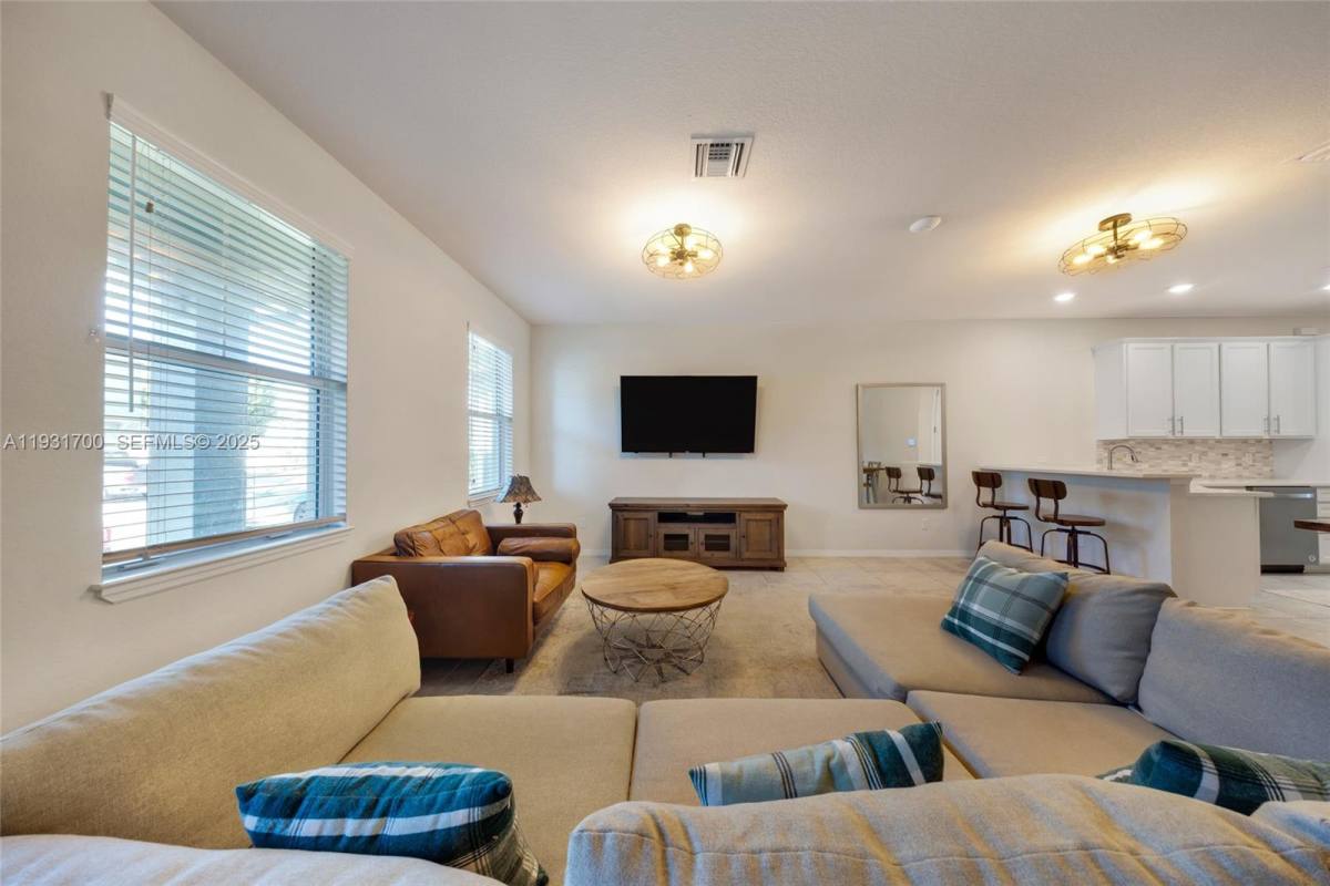 Townhouse for rent at 5110 Eucalyptus Dr #3, Hollywood, FL 33021