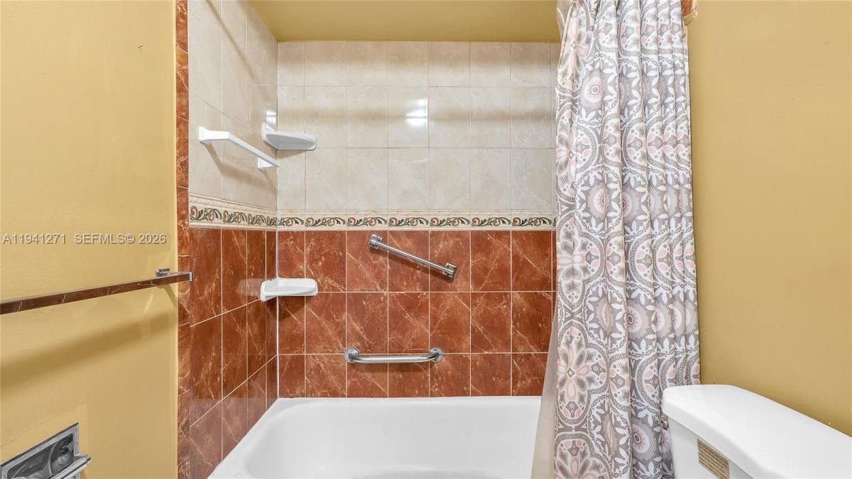 Condo for rent at 5041 W Oakland Park Blvd #303, Fort Lauderdale, FL 33313