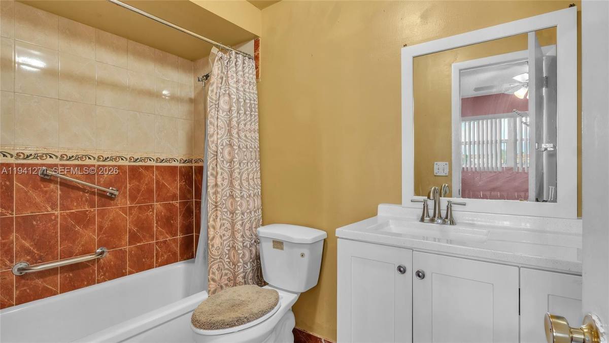 Condo for rent at 5041 W Oakland Park Blvd #303, Fort Lauderdale, FL 33313