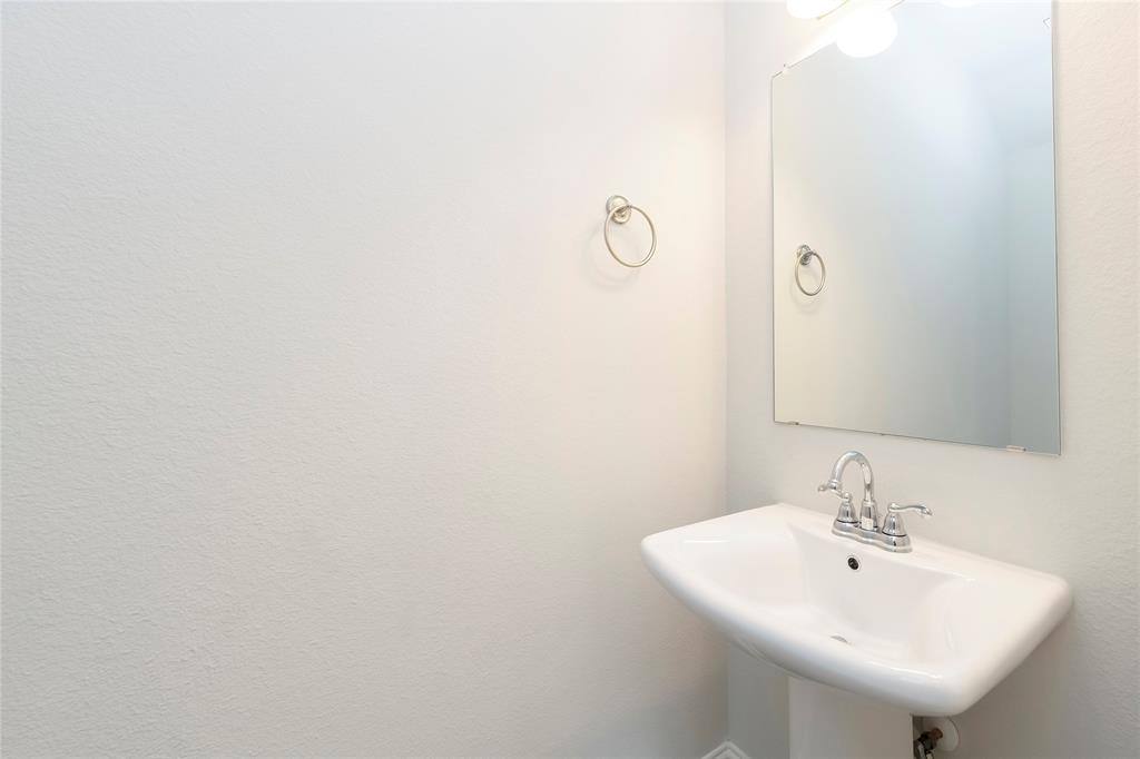Townhouse for rent at 1068 Keswick Dr, Allen, TX 75002