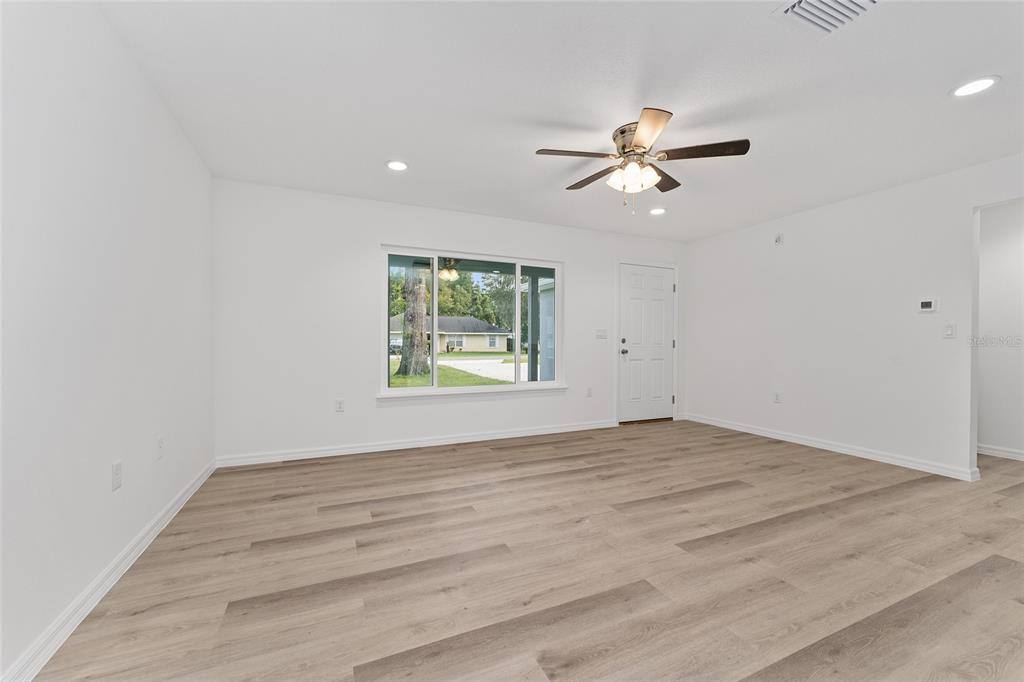 Apartment for rent at 13119 NE 7th Loop, Silver Springs, FL 34488