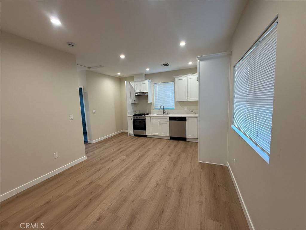 8412 Etiwanda Ave, Northridge, CA 91325