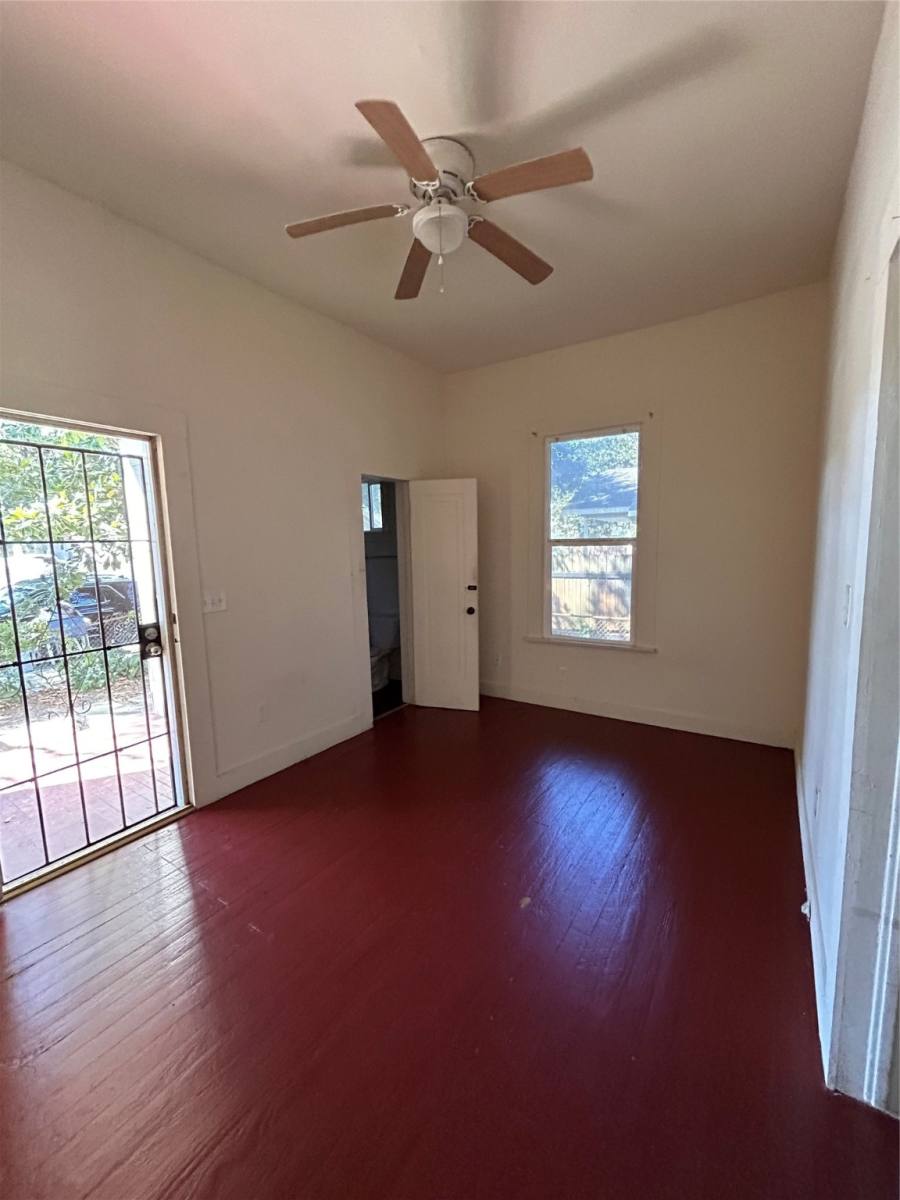 Apartment for rent at 6737 Ave E #6737A, Houston, TX 77011