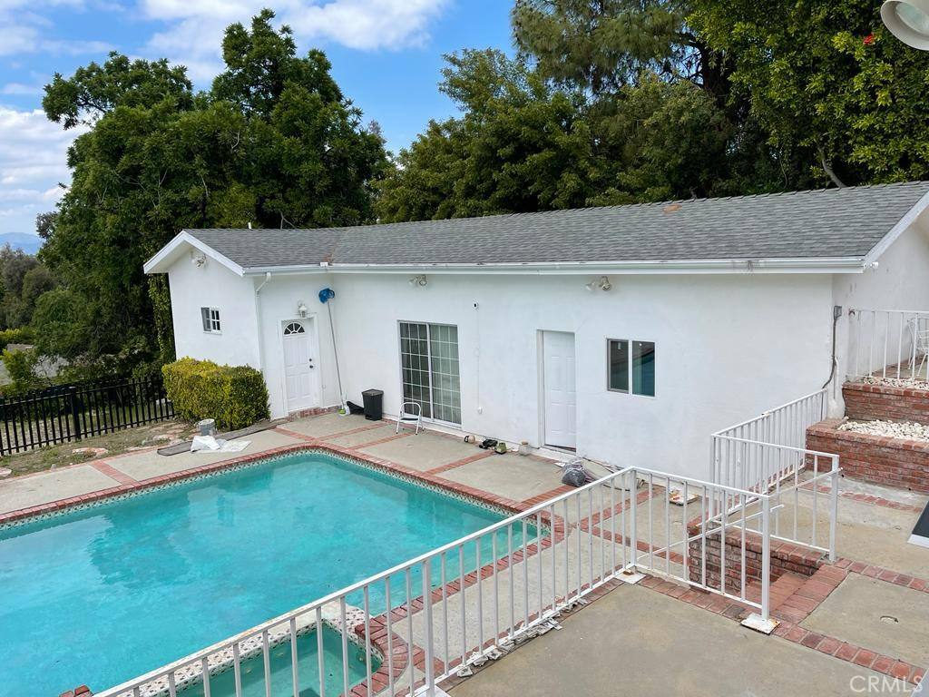 Apartment for rent at 4910 Brewster Dr #2, Tarzana, CA 91356