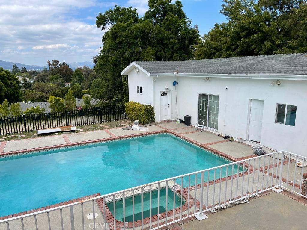 Apartment for rent at 4910 Brewster Dr #2, Tarzana, CA 91356