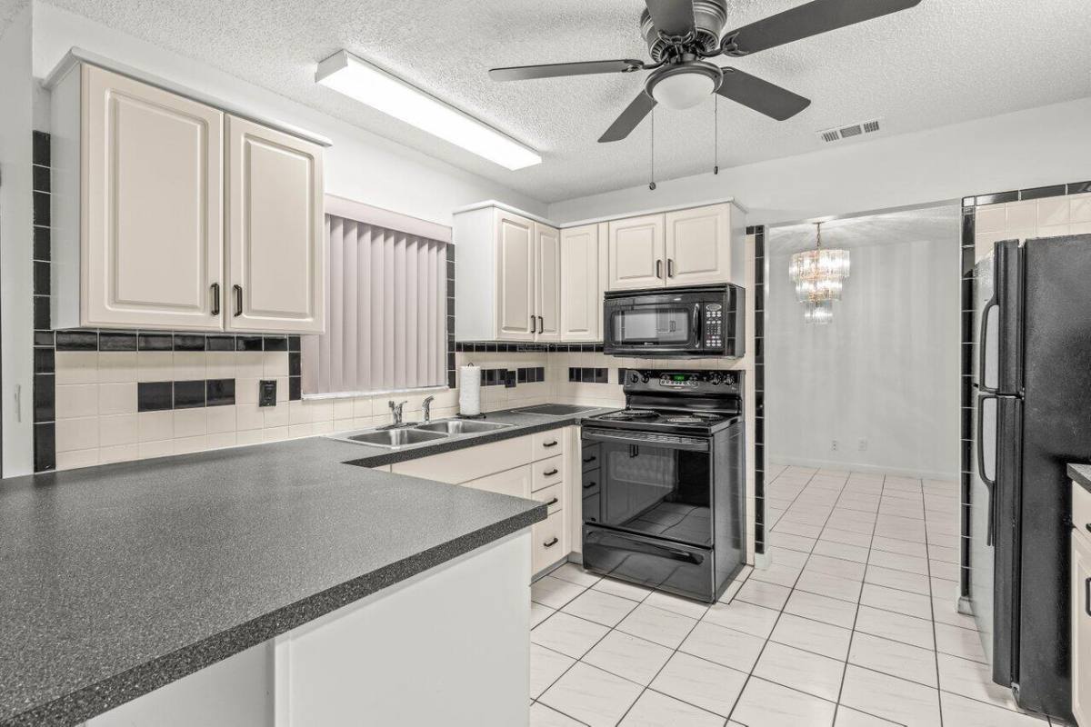 Apartment for rent at 179 Dove Circle #179, West Palm Beach, FL 33411