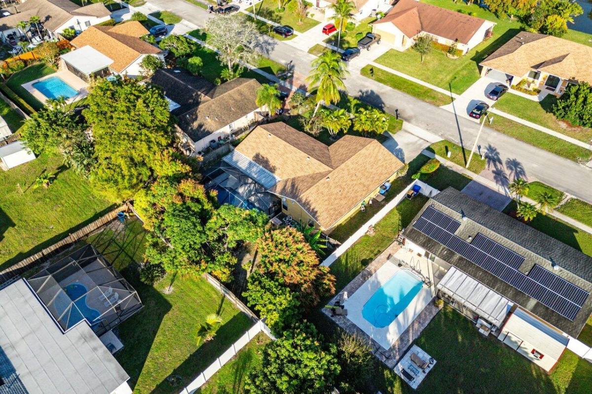 Apartment for rent at 179 Dove Circle #179, West Palm Beach, FL 33411