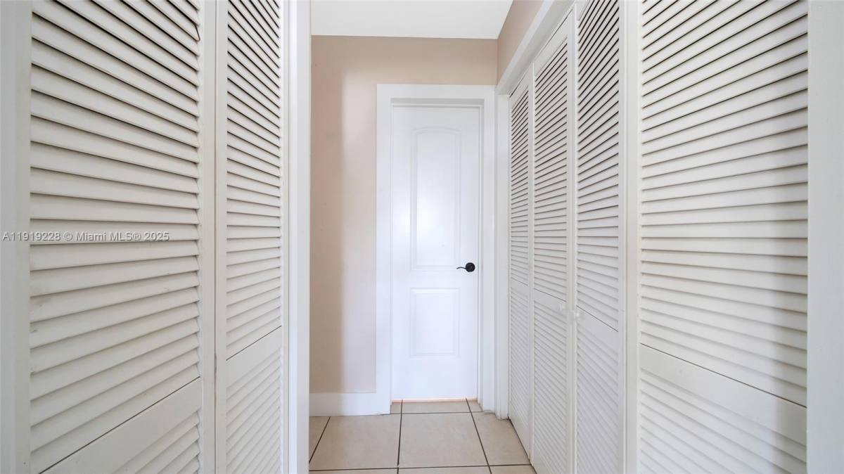 592 NE 150th St #592-3, Miami, FL 33161 - Apartment For Rent - Image 2