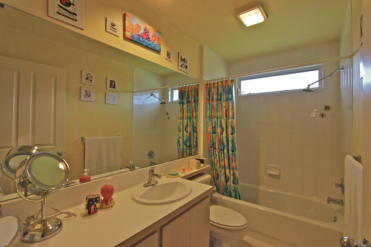 Apartment for rent at 10201 Chapman Oak Court, Palm Beach Gardens, FL 33410
