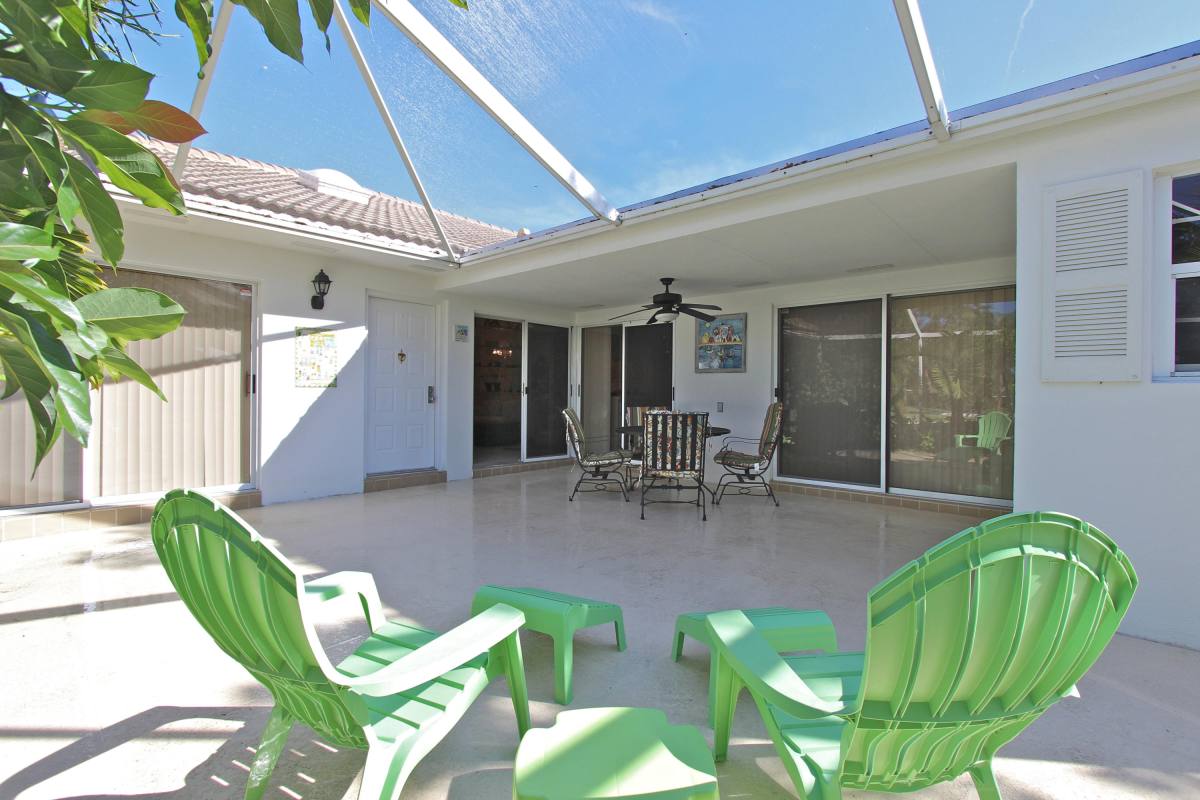 Apartment for rent at 10201 Chapman Oak Court, Palm Beach Gardens, FL 33410