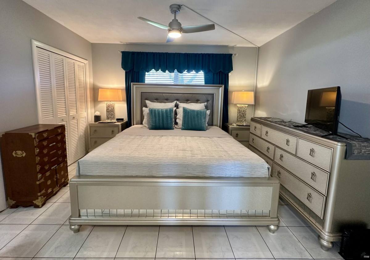 Apartment for rent at 1001 NE 8th Ave #102, Delray Beach, FL 33483