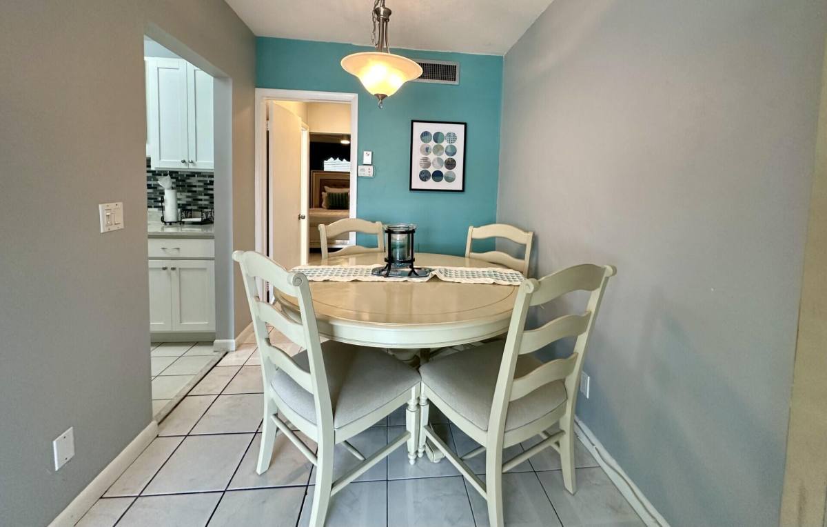 Apartment for rent at 1001 NE 8th Ave #102, Delray Beach, FL 33483