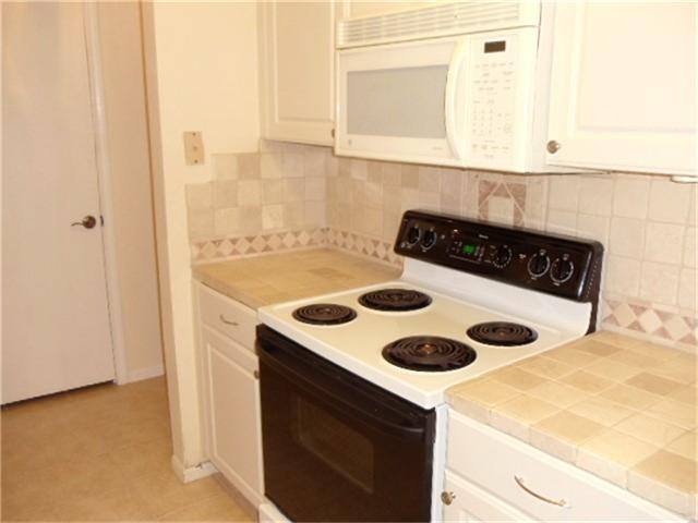 Townhouse for rent at 2924 Holly Hall St, Houston, TX 77054