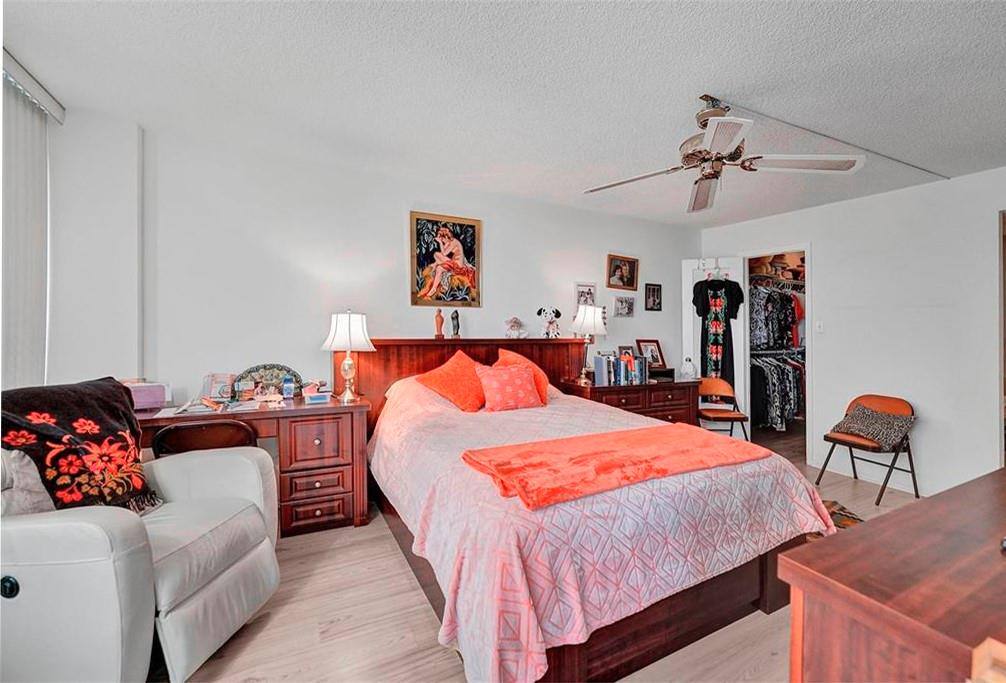 Apartment for rent at 18031 Biscayne Blvd #10043, North Miami Beach, FL 33160