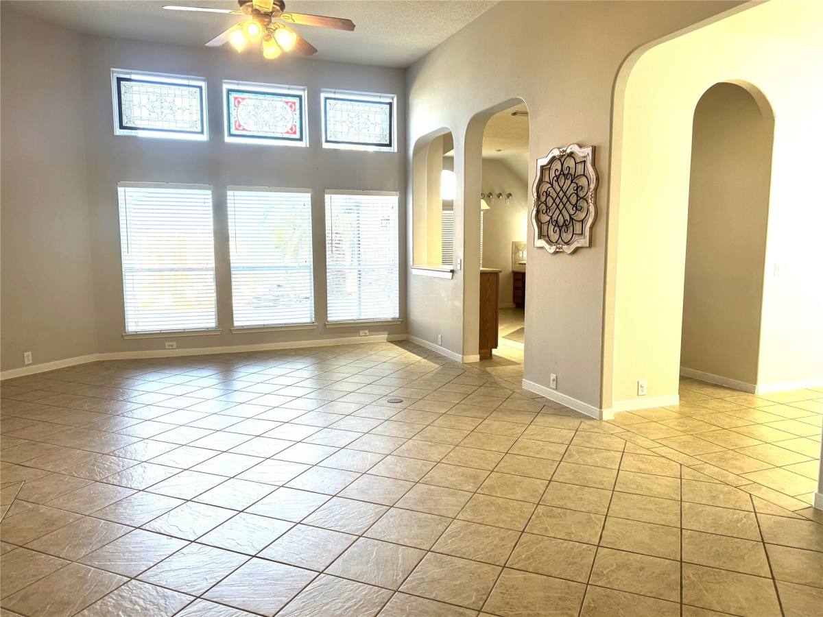 Apartment for rent at 2910 Sandleigh Dr, Spring, TX 77388
