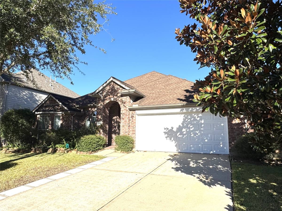 Apartment for rent at 2910 Sandleigh Dr, Spring, TX 77388