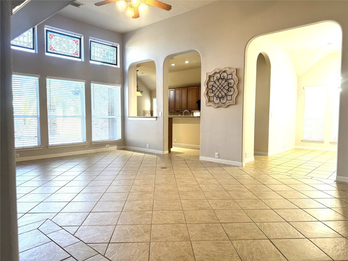 Apartment for rent at 2910 Sandleigh Dr, Spring, TX 77388