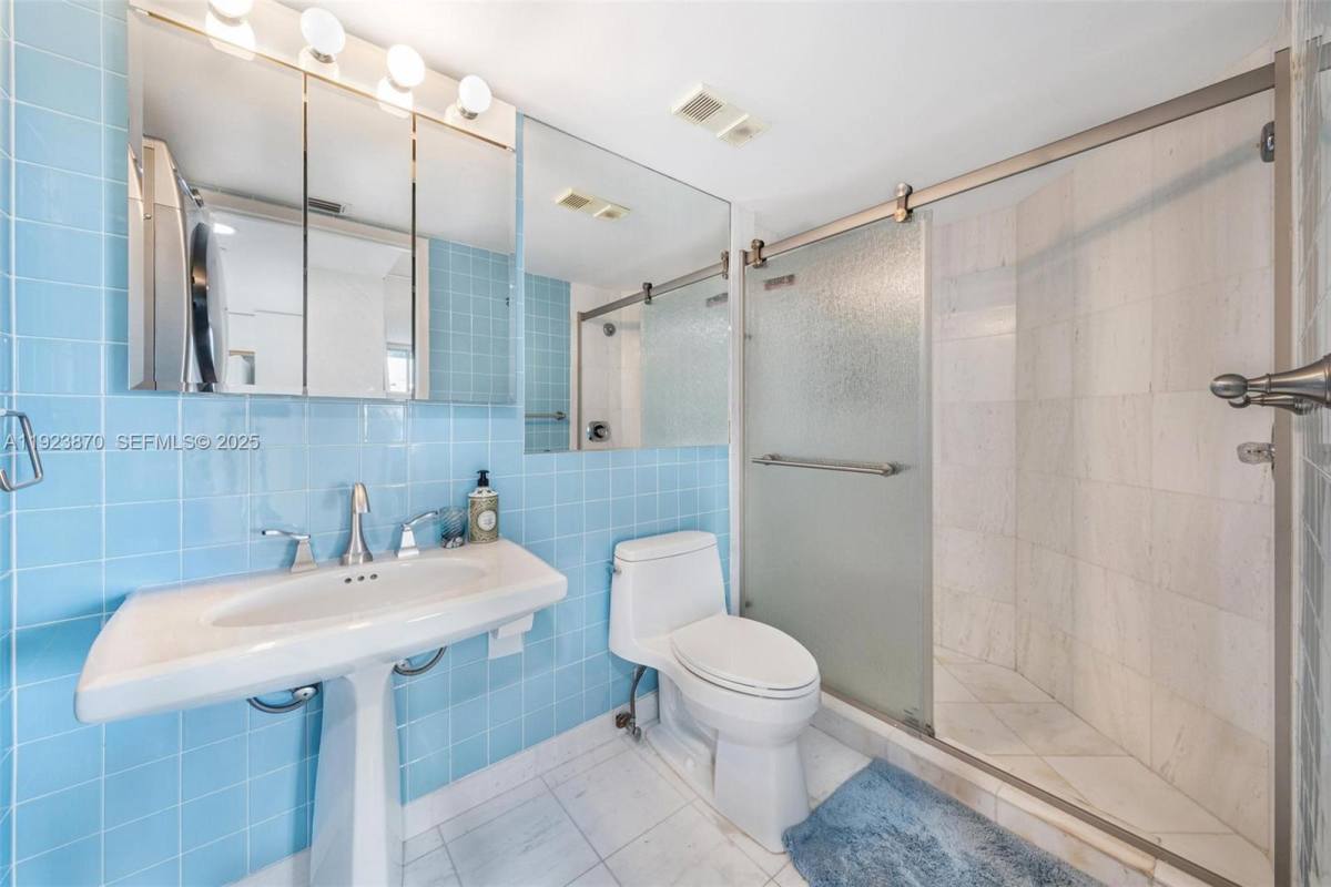Apartment for rent at 3400 NE 192 St #1808, Miami, FL 33180