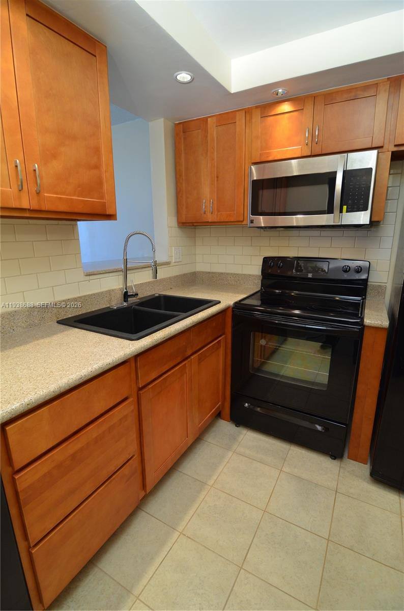 Apartment for rent at 2935 NE 163rd St #29355U, North Miami Beach, FL 33160