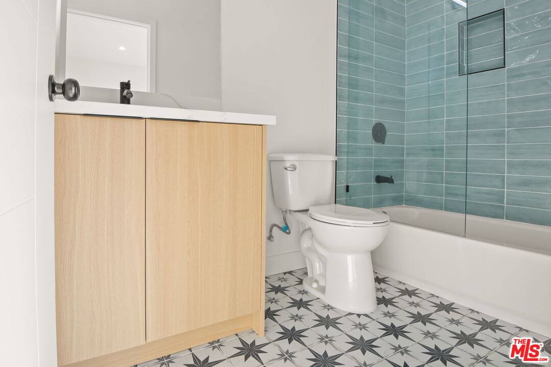 Apartment for rent at 1709 Burnside Ave #17091 2, Los Angeles, CA 90019