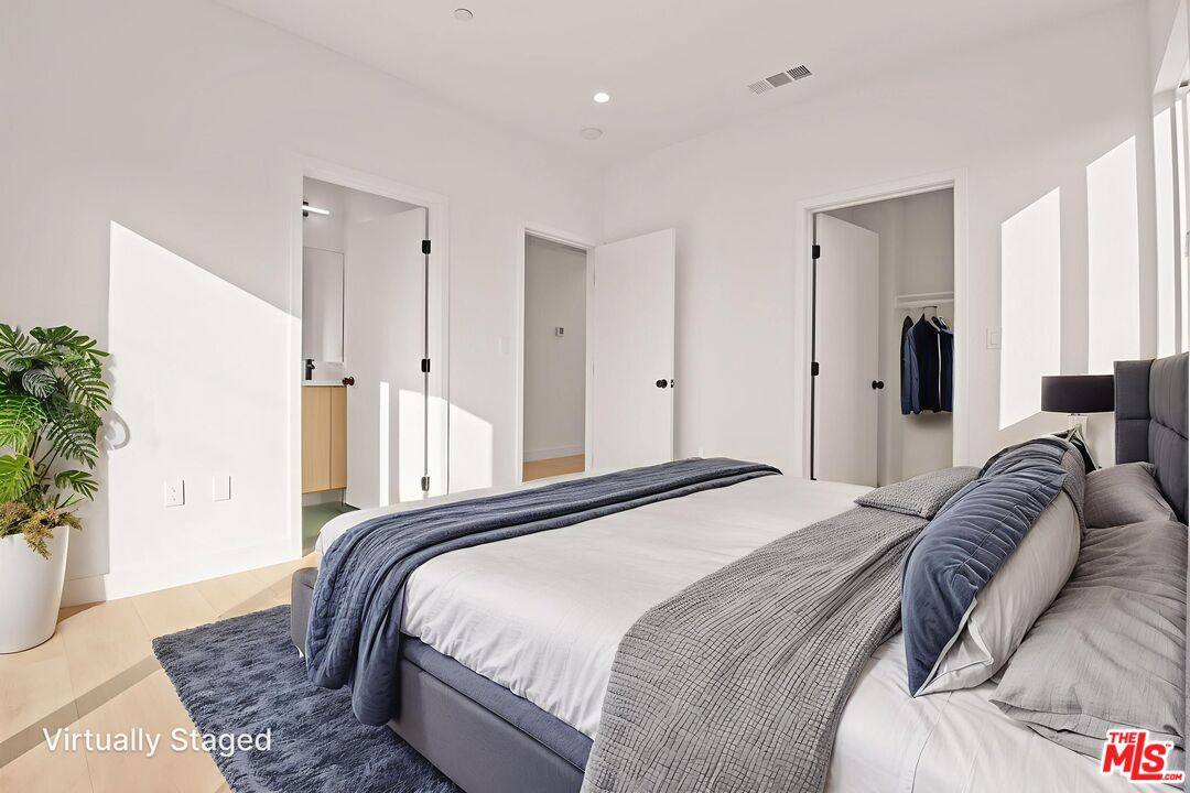 Apartment for rent at 1709 Burnside Ave #17091 2, Los Angeles, CA 90019