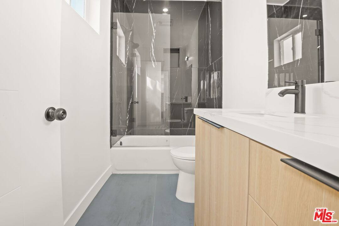 Apartment for rent at 1709 Burnside Ave #17091 2, Los Angeles, CA 90019