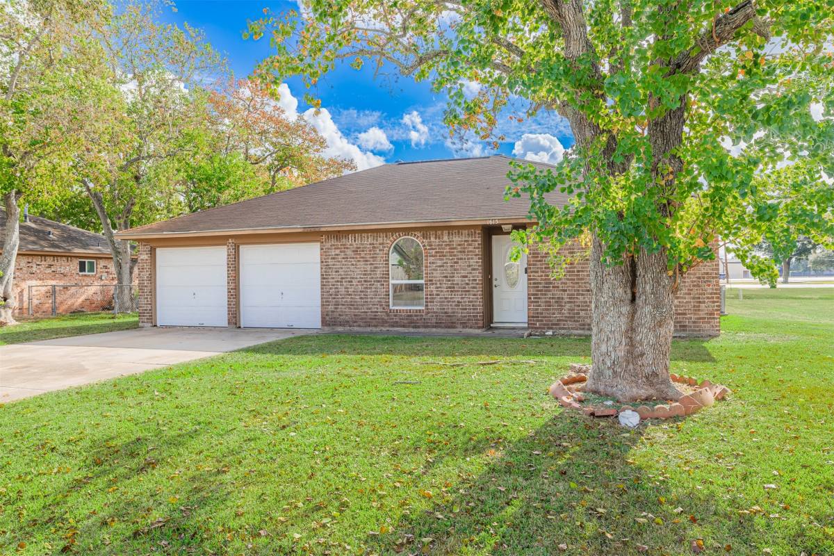 Apartment for rent at 1615 Junker St, Rosenberg, TX 77471