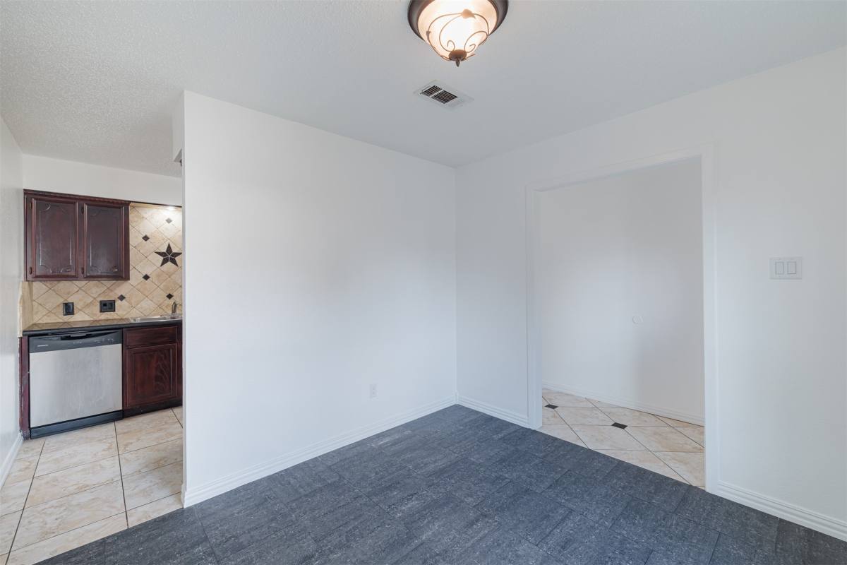 Apartment for rent at 1615 Junker St, Rosenberg, TX 77471
