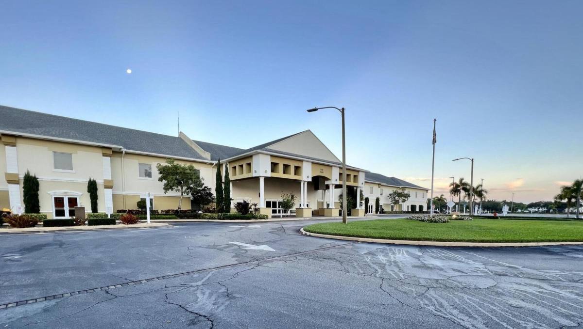 Condo for rent at 271 Chatham N #271, West Palm Beach, FL 33417