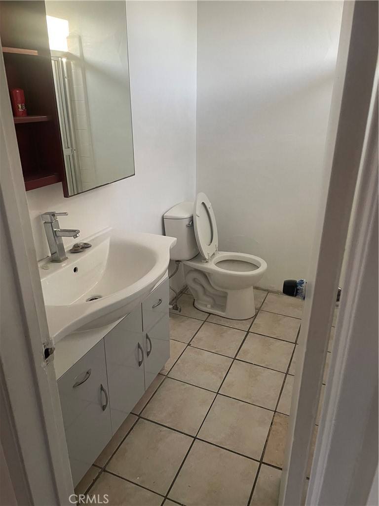 Apartment for rent at 15900 Vanowen St #1590012A, Van Nuys, CA 91406