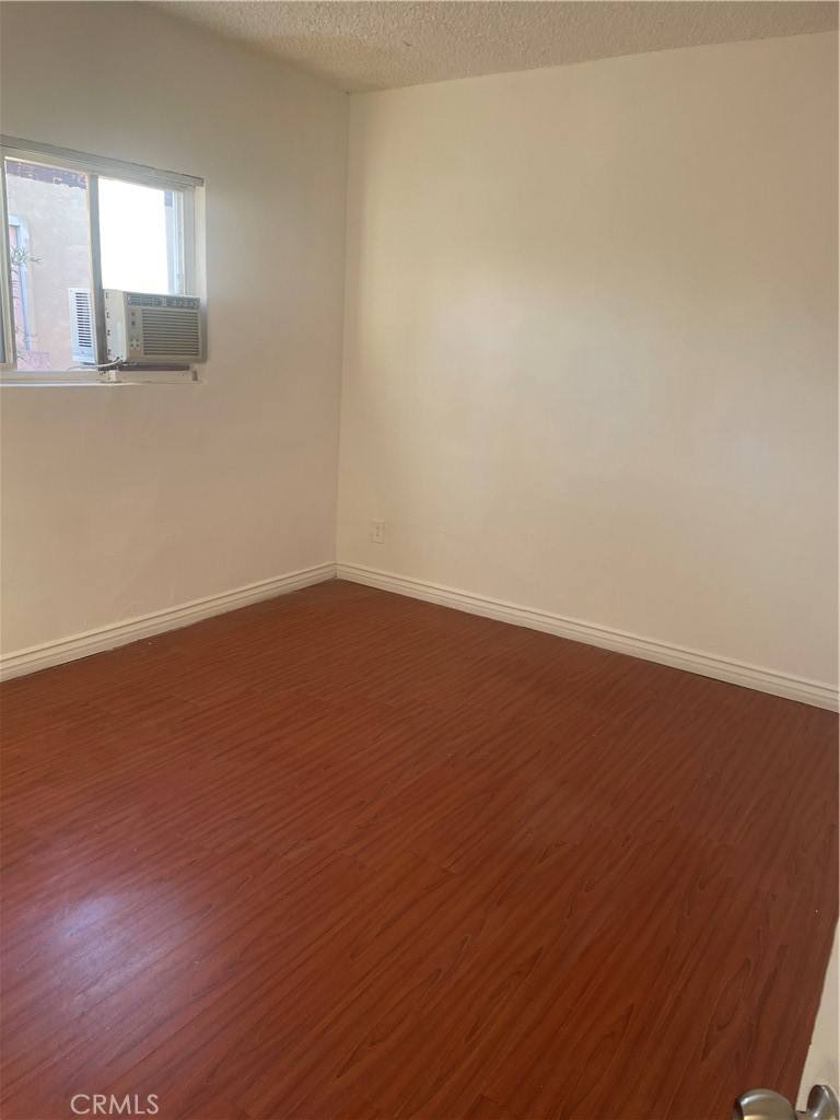 Apartment for rent at 15900 Vanowen St #1590012A, Van Nuys, CA 91406