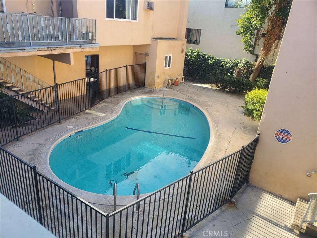 Apartment for rent at 15900 Vanowen St #1590012A, Van Nuys, CA 91406
