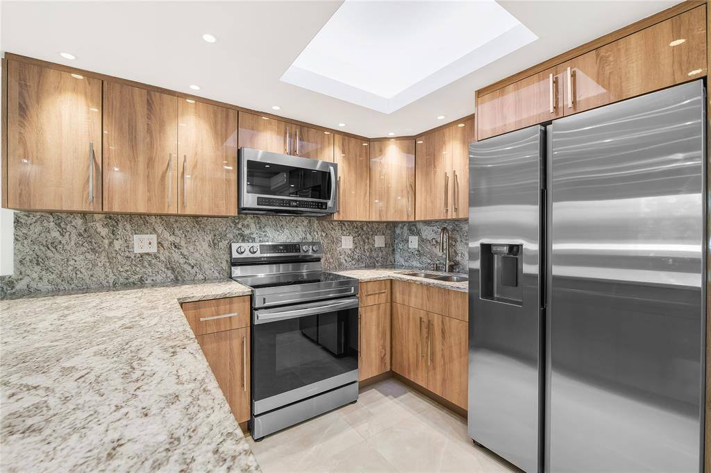 Condo for rent at 2170 NE 51st Court #217027A, Fort Lauderdale, FL 33308