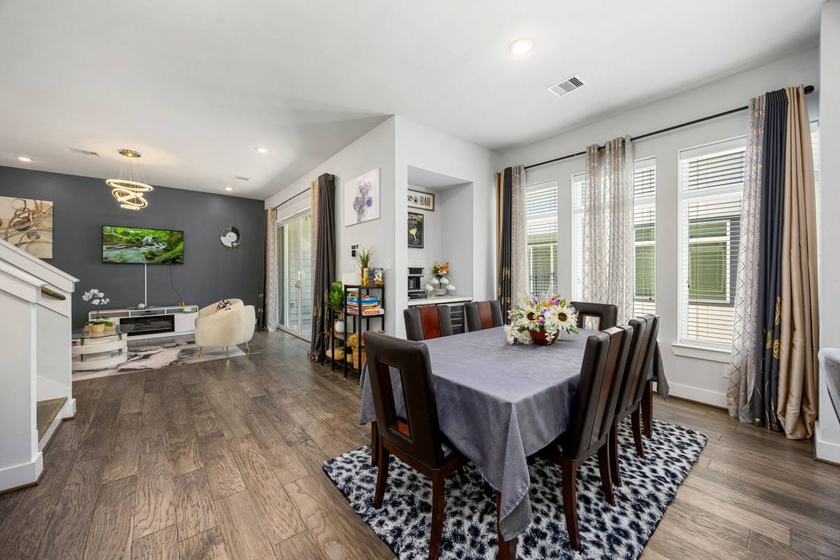 Townhouse for rent at 5815 Fairdale Lane #5815C, Houston, TX 77057